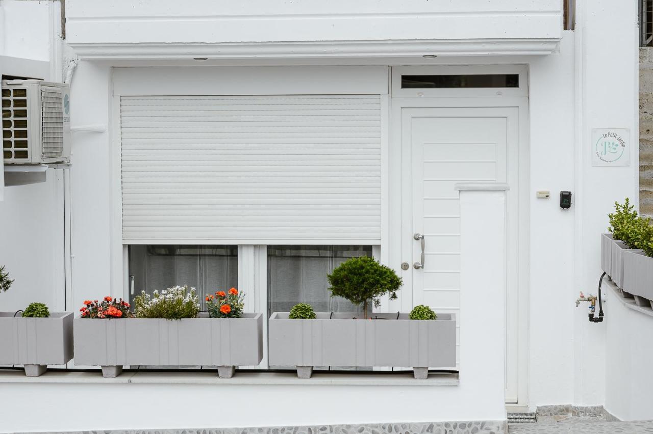 Le Petit Jardin Apartment Volos Exterior photo